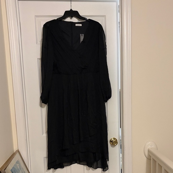 Talisea Dresses & Skirts - Talisea Black Long Sleeve Dress 1X NWT